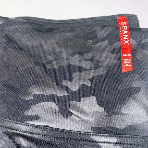 Spanx faux leather camo leggings - Picture 2 of 3